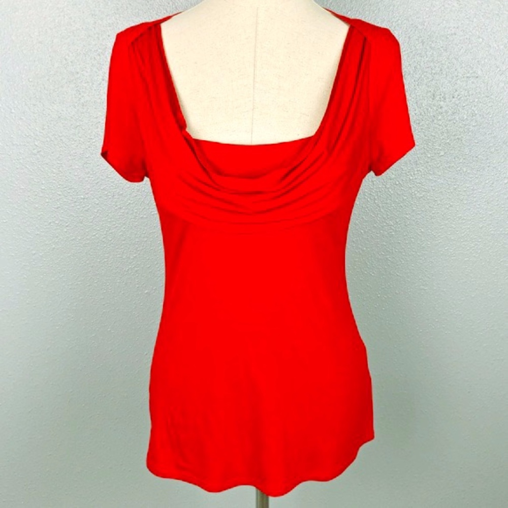Classic Trina Turk cowl neck tee in Red/Size P